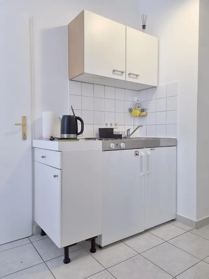 Apartament Center ! 3 Stops Away From The Center Of Vienna! Austria