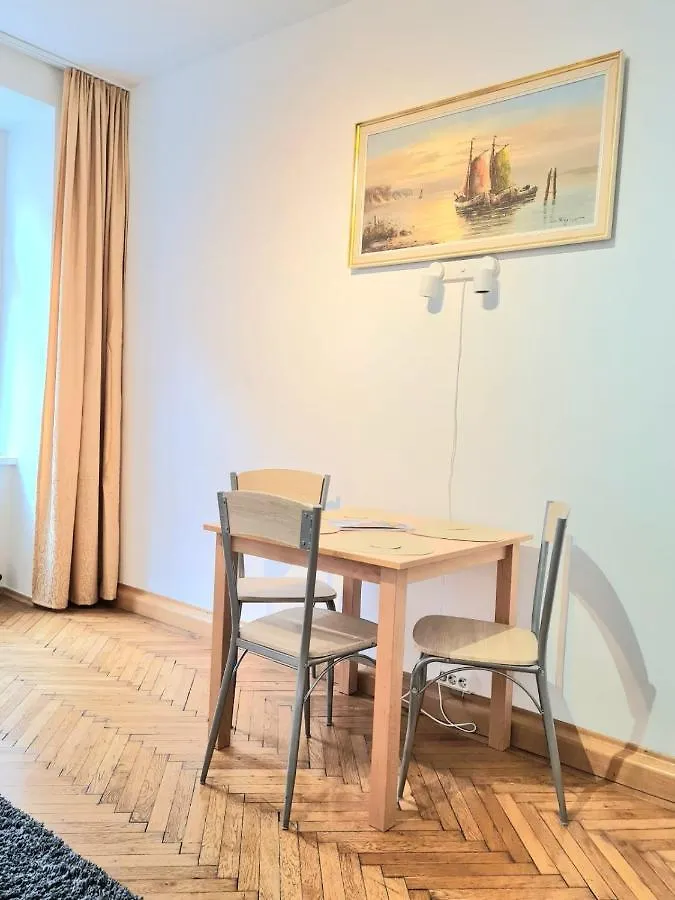 Center ! 3 Stops Away From The Center Of Vienna! Appartement Wenen