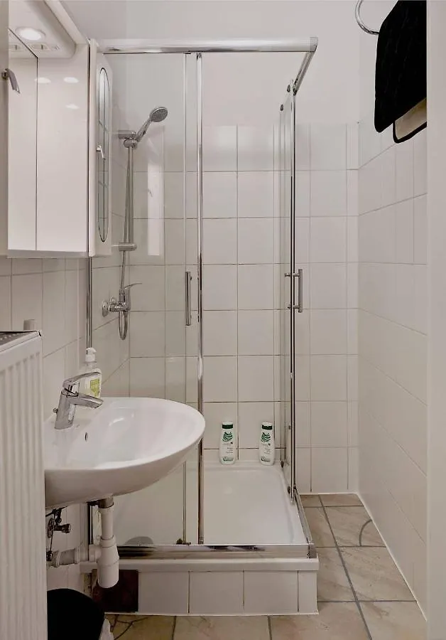 Apartament Center ! 3 Stops Away From The Center Of Vienna!
